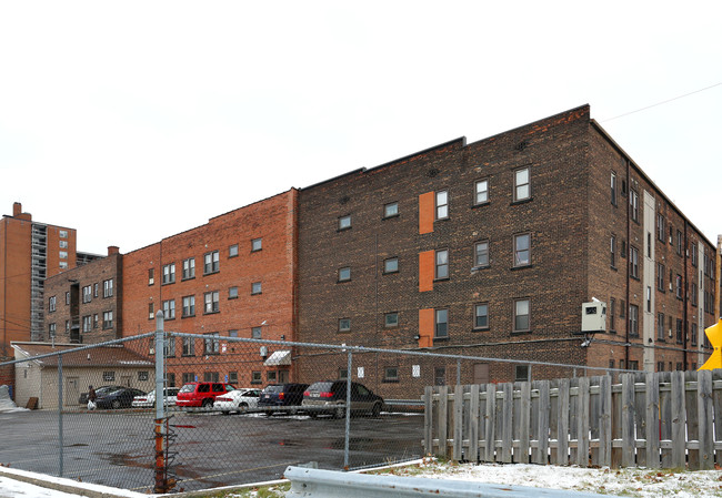 Regency Square Apartments in Cleveland, OH - Building Photo - Building Photo