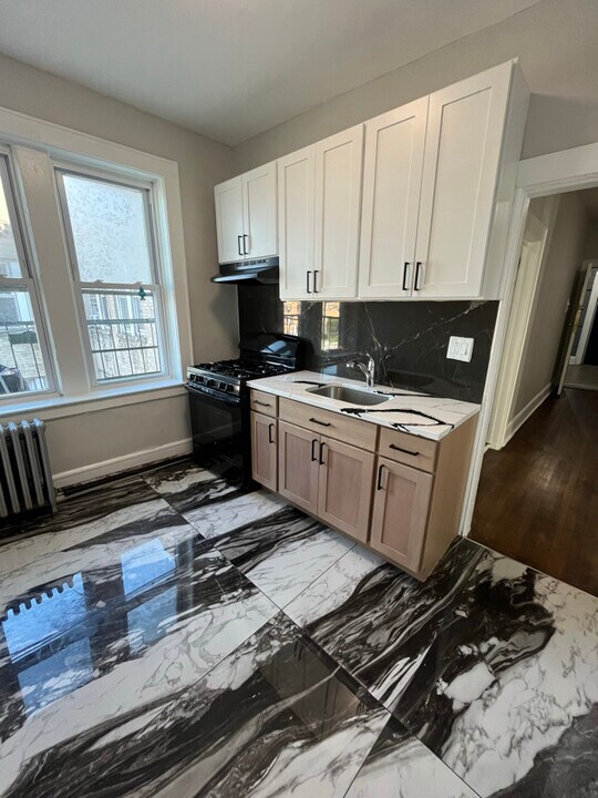 32 Dayton St in Newark, NJ - Building Photo