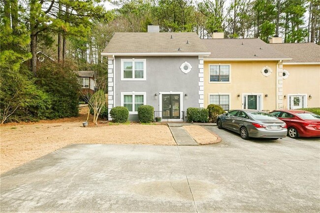 property at 3621 Chattahoochee Ct