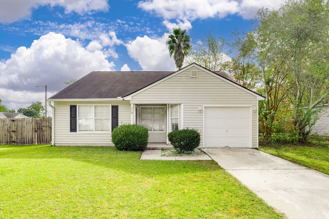 118 Laurelwood Dr in Savannah, GA - Building Photo