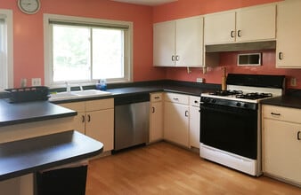 275 S River St in Wilkes-Barre, PA - Foto de edificio - Building Photo