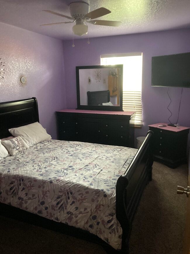 3215 Barclay Ct in Evans, CO - Foto de edificio - Building Photo