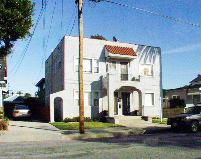 250 Lindero Ave in Long Beach, CA - Foto de edificio - Building Photo