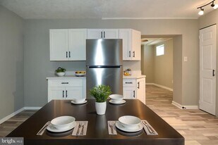 8208 Bellefonte Ln in Clinton, MD - Building Photo