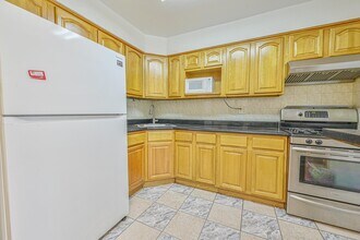 86-53 Avon St in Queens, NY - Building Photo - Building Photo
