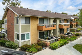 Summer Woods Condominium in Whittier, CA - Building Photo - Building Photo