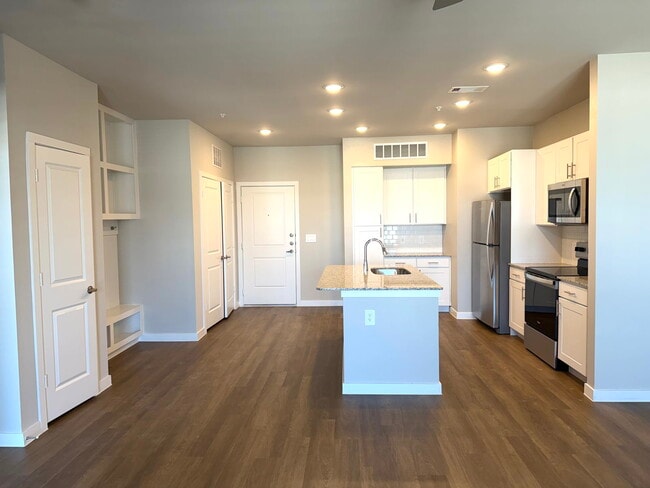 property at 1700 Daleside Ln