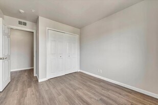 231 Watson Dr in Campbell, CA - Building Photo