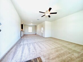 11019 Chatham Ct in Converse, TX - Building Photo - Building Photo