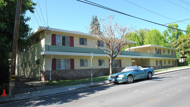 Brook Garden Apartment in Lafayette, CA - Building Photo - Building Photo