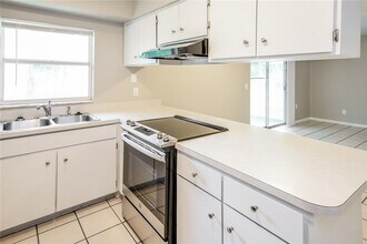 222 Terrace Dr in Brandon, FL - Building Photo - Building Photo