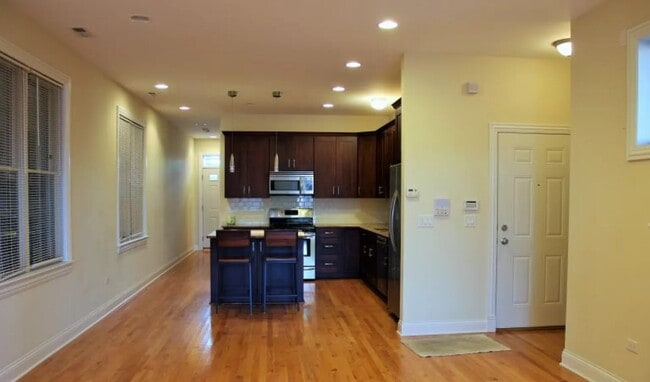 1401 W Altgeld St in Chicago, IL - Building Photo - Building Photo