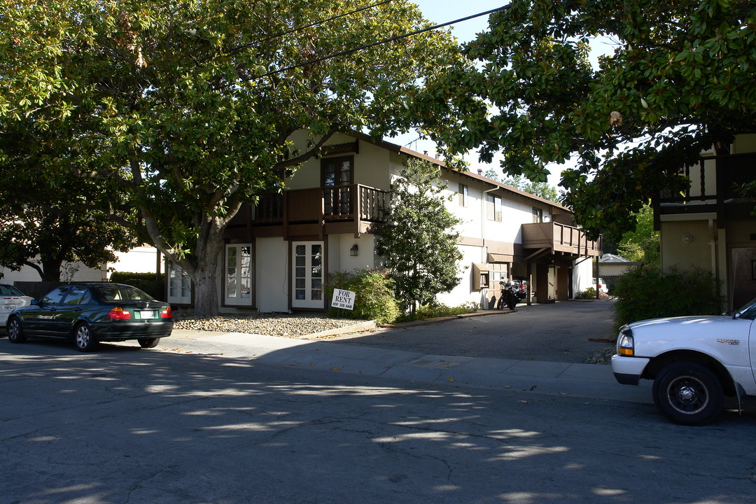 1070 Fremont St in Menlo Park, CA - Foto de edificio