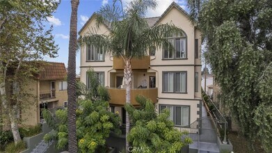 231 E Burbank Blvd, Unit 107 in Burbank, CA - Building Photo - Building Photo