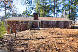 2327 Bry Mar Dr NE in Atlanta, GA - Building Photo - Building Photo