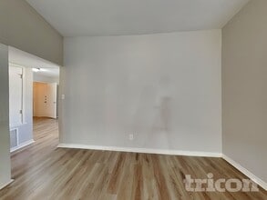 5001 Oregon Ct in Grand Prairie, TX - Building Photo - Building Photo