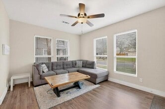 6279 Drew Dr in Virginia Beach, VA - Building Photo - Building Photo