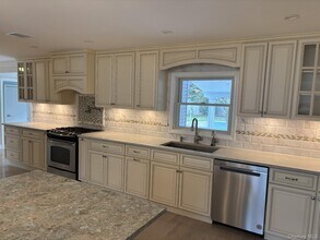 71 Maple Ave in Bethpage, NY - Building Photo - Building Photo