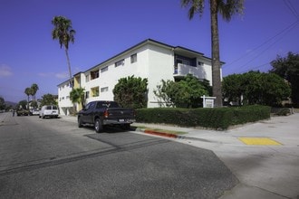 1025 E Lomita Ave in Glendale, CA - Building Photo - Building Photo