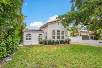 528 34th St in West Palm Beach, FL - Building Photo - Building Photo