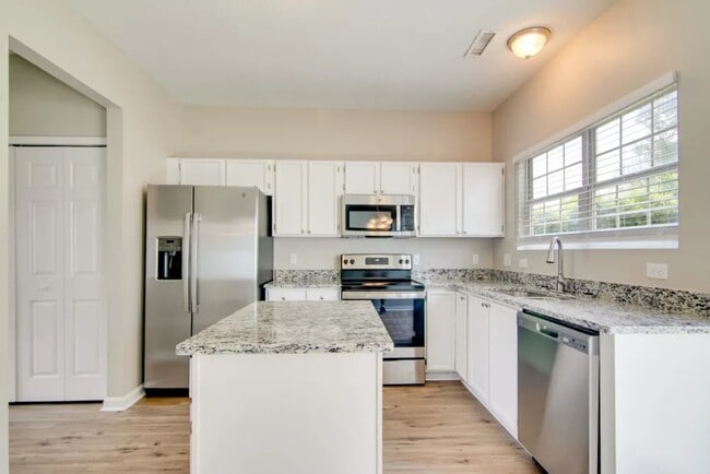 3003 Riverbrooke Dr in Raleigh, NC - Building Photo - Building Photo