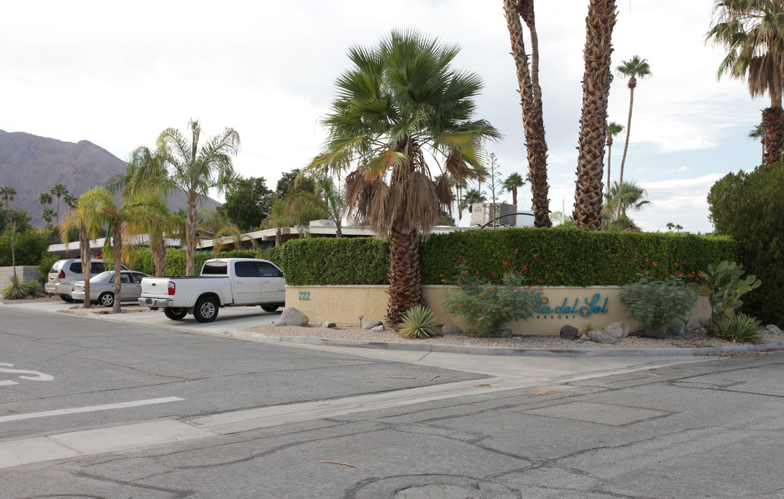 Via Del Sol Resort in Palm Springs, CA - Building Photo