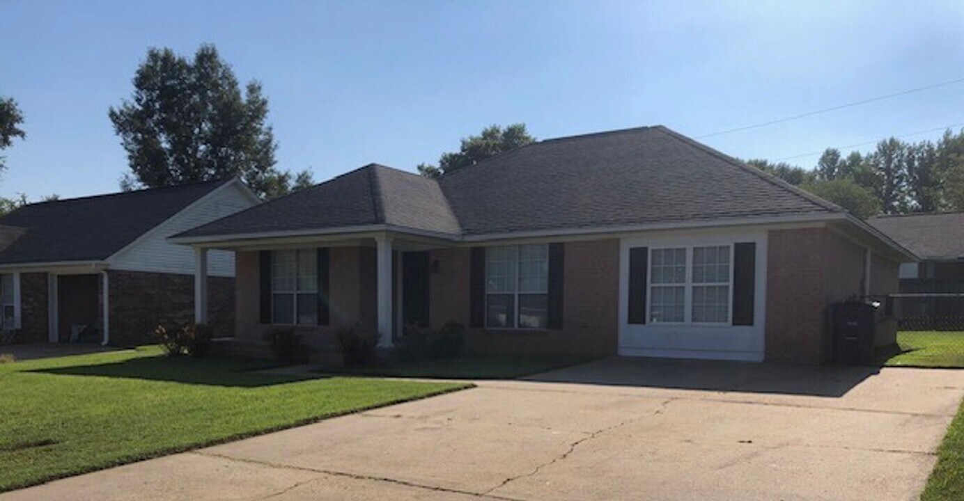 121 Autumn Cove in Searcy, AR - Building Photo