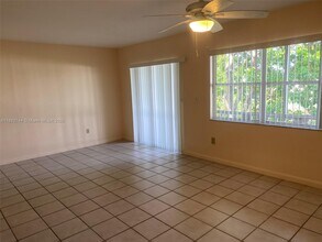 10772 La Placida Dr in Coral Springs, FL - Building Photo - Building Photo