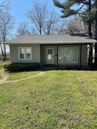 1119 SE Riverside Dr