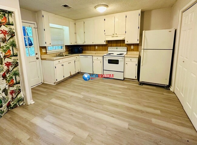 493 Stone Mountain St in Lawrenceville, GA - Building Photo - Building Photo