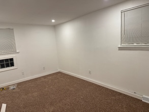 9405 Kirkwood Rd in Philadelphia, PA - Building Photo - Building Photo