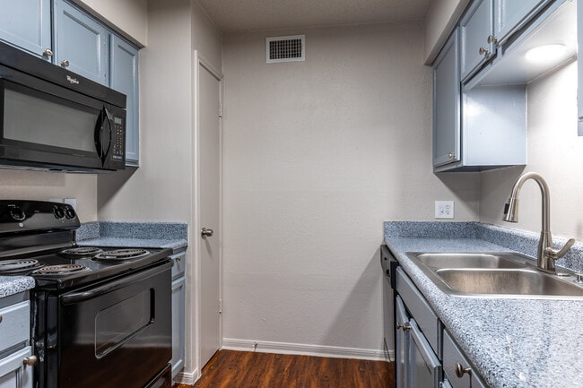 Lakeside Apartments in Rockwall, TX - Building Photo - Interior Photo