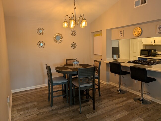 400 Waters Edge Dr in Newark, DE - Building Photo - Building Photo