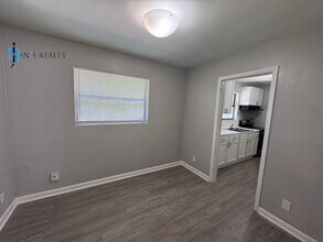 6745 Van Gundy Rd in Jacksonville, FL - Building Photo - Building Photo