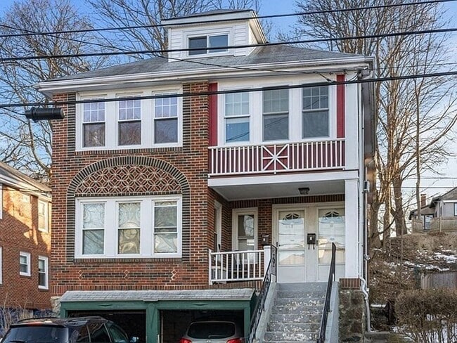 88 Colborne Rd, Unit 1