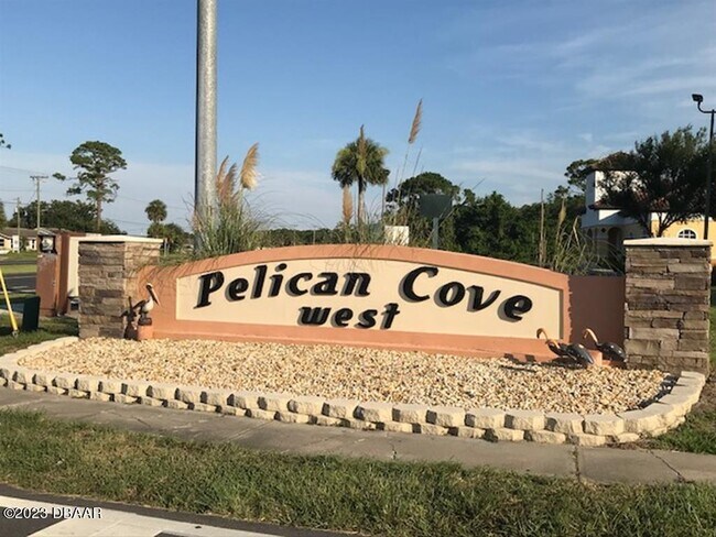 1000 Egret Ct in Edgewater, FL - Building Photo - Building Photo