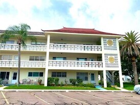 2451 Canadian Way in Clearwater, FL - Building Photo