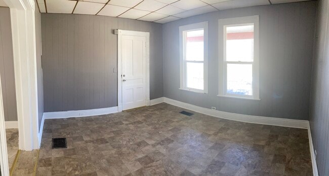 159 Laurel St, Unit Lower