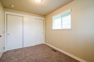 24117-24111 11th Ave S in Des Moines, WA - Building Photo - Building Photo