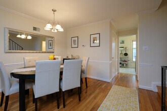 4450 MacArthur Blvd NW in Washington, DC - Building Photo - Building Photo