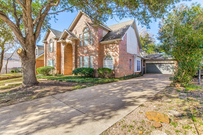 2132 Brookgate Dr in Grapevine, TX - Building Photo - Building Photo