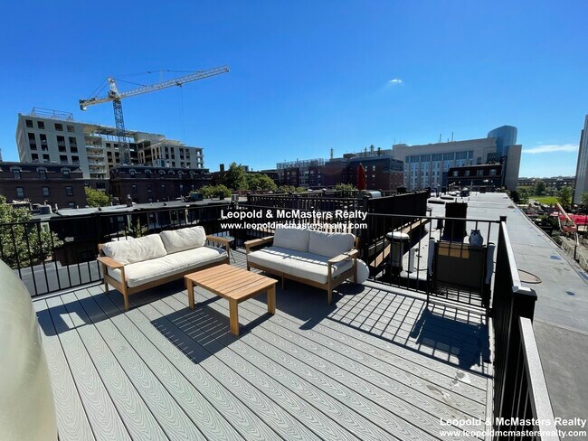 86 E Brookline St, Unit 3 in Boston, MA - Building Photo - Building Photo