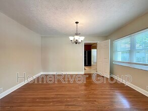 2105 W Country Club Dr in Tampa, FL - Building Photo - Building Photo