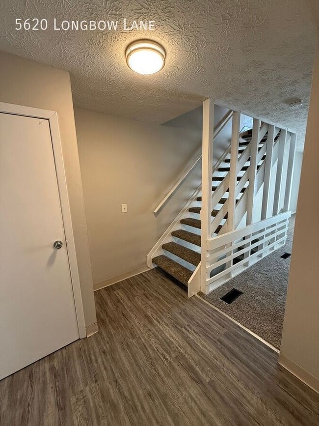 property at 5620 Longbow Ln