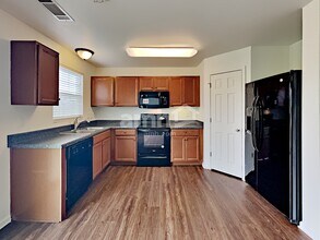 1208 Scarcroft Ln in Nashville, TN - Foto de edificio - Building Photo