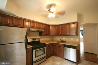 2343 E Huntingdon St in Philadelphia, PA - Building Photo - Building Photo