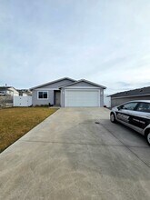 2205 SE Marlette Rd in Wenatchee, WA - Building Photo - Building Photo