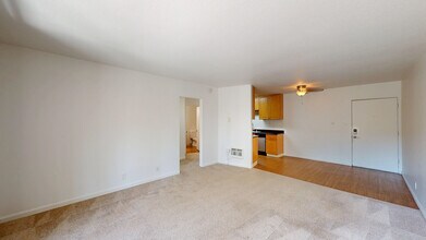 1821 Lincoln Ave-Unit -201 in San Rafael, CA - Foto de edificio - Building Photo