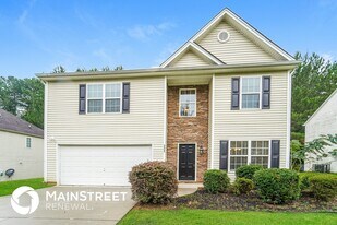 5466 Rock Lake Dr in Atlanta, GA - Building Photo
