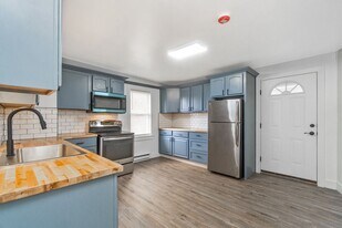 2269 Pennsylvania Ave in Bangor, PA - Building Photo